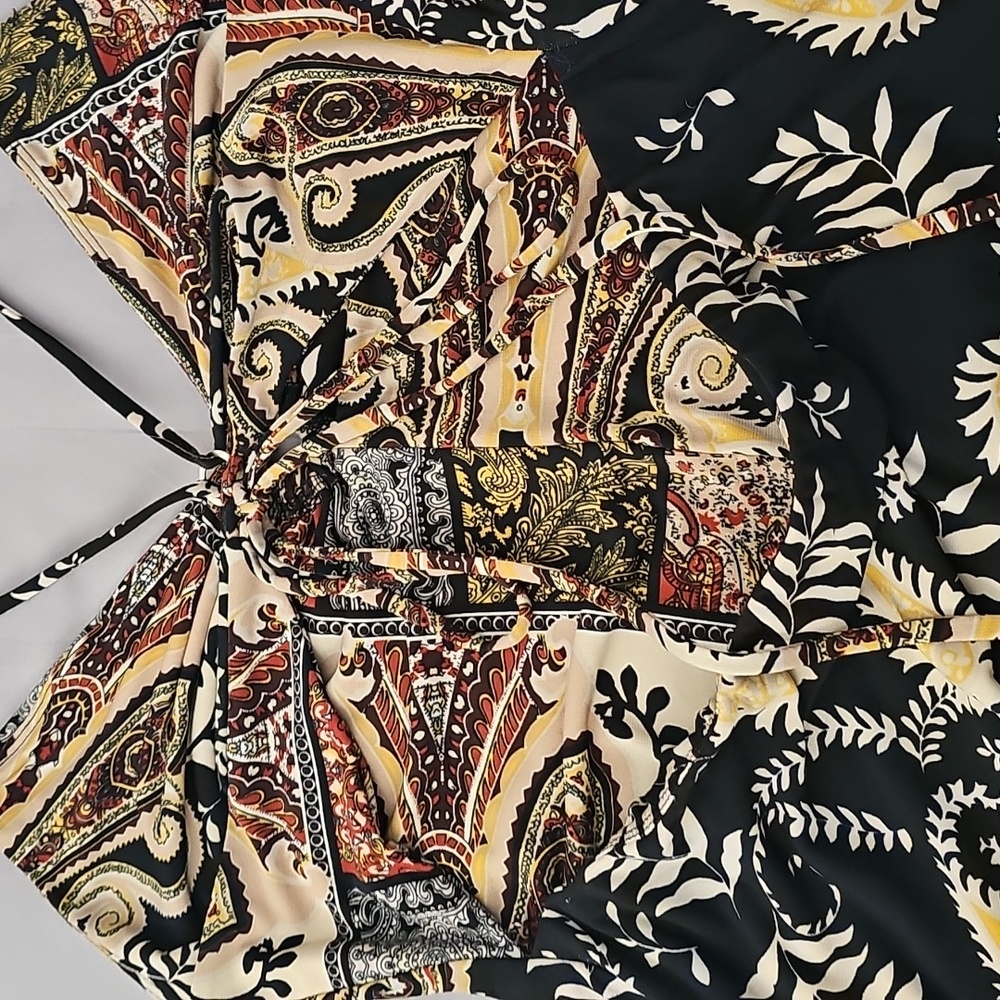 Elegant Black and Gold Paisley Maxi Dress - Picture 8 of 8